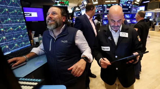 证券配资门户 尾盘：美股继续上扬 道指涨逾1100点